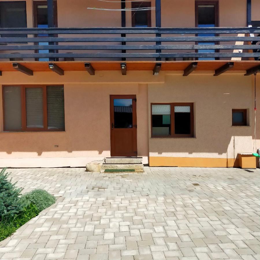 Casa Luna Gura Humorului Exterior photo